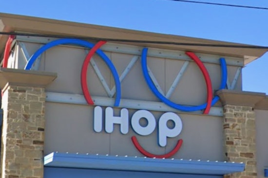 Dallas Love Field Lands IHOP-Applebee's Mashup in Pre-Security Lobby