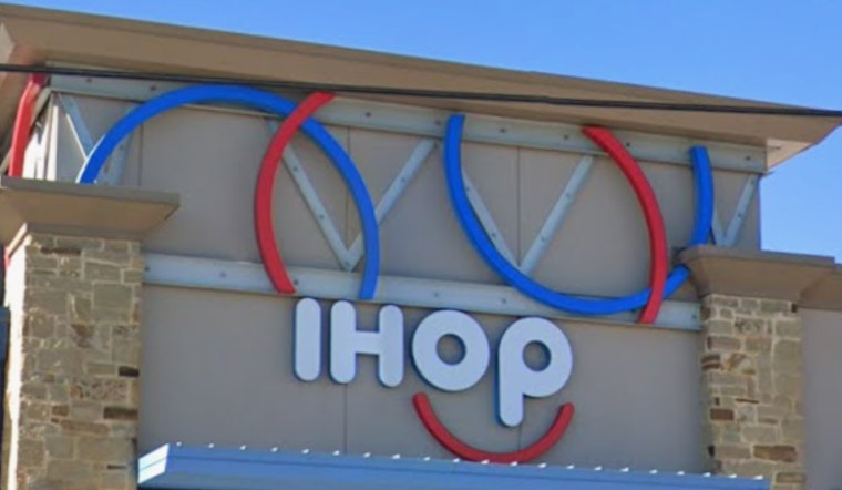 Dallas Love Field Lands IHOP-Applebee's Mashup in Pre-Security Lobby