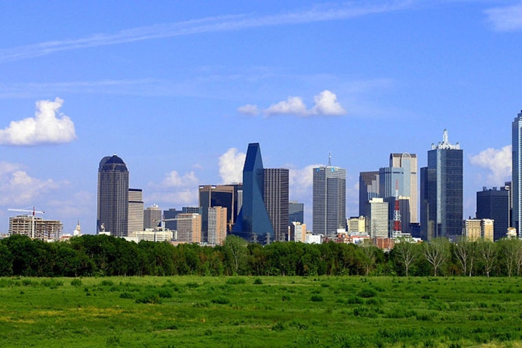Dallas Welcomes Sunny Skies and Mild Temperatures with Occasional Showers in the Week's Forecast