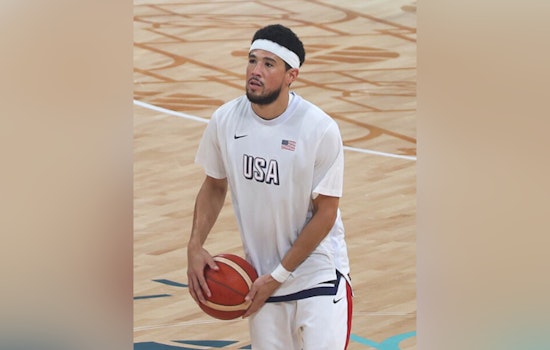 Devin Booker Hobbles Off As Suns’ Atlanta Trip Takes Painful Turn