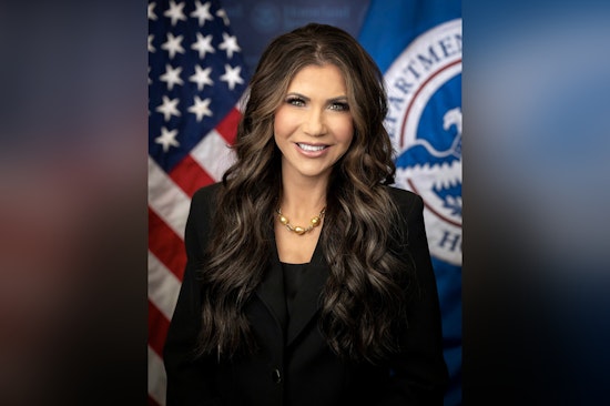 DHS Chief Kristi Noem Defends ICE Agent's Fatal Shooting in Minneapolis, Slams NYC Mayor Amid Tense Immigration Clash