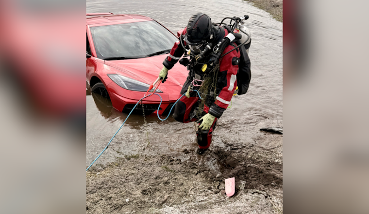 Dive Teams Retrieve Submerged Corvette in Orlando Retention Pond, Investigation Underway
