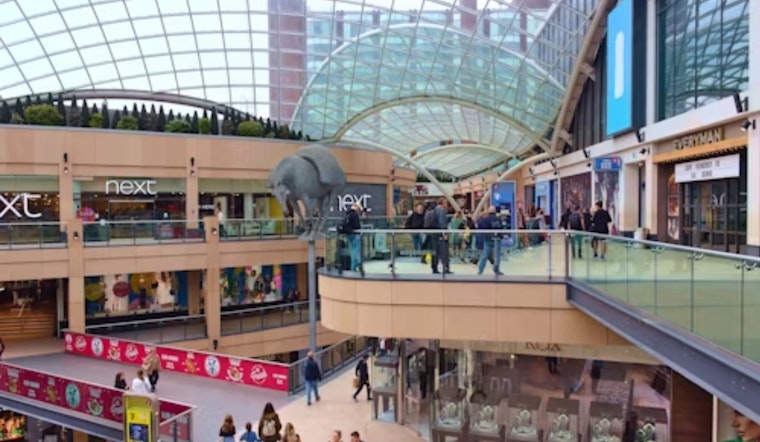 E-commerce Revolution Pressures Traditional Malls into Adaptation, Highlights Financial Times