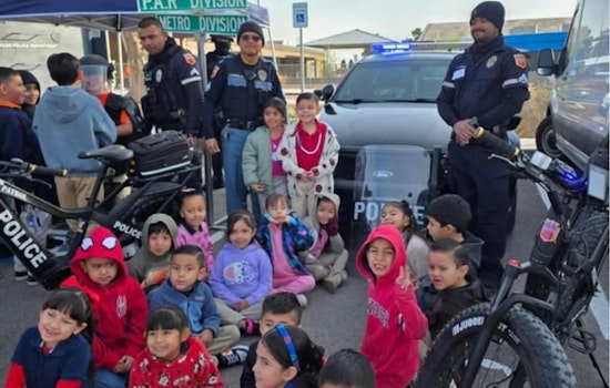 El Paso Police Engage with Elementary Students on Career Day to Foster Trust and Safety Awareness