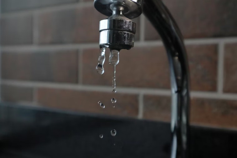 El Paso Rallies to Aid Residents With Water Distribution Sites After Major Main Break