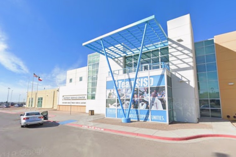 El Paso School Phone Crackdown Barely Registers With Students