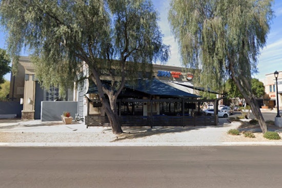 Federal Agents Raid Zipps Sports Grill Chain in Phoenix for Suspected Felonies; Tensions Flare with Protesters