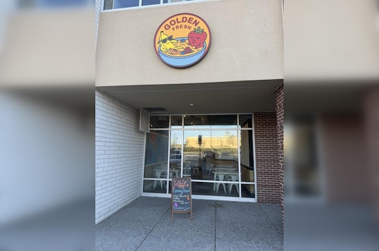 Golden Fresh Cracks Open Beside BJ Hot Chicken In Mt. Juliet