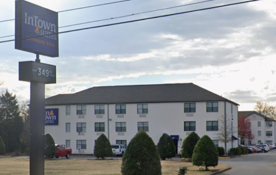 Guests Displaced as Pipe Burst Forces Emergency Evacuation at Murfreesboro Hotel Amid Severe Weather