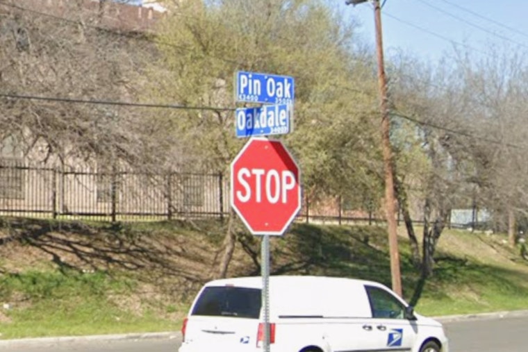 Gunmen Hit Pin Oak Block In Broad-Daylight Heist, Cops Hunt Four