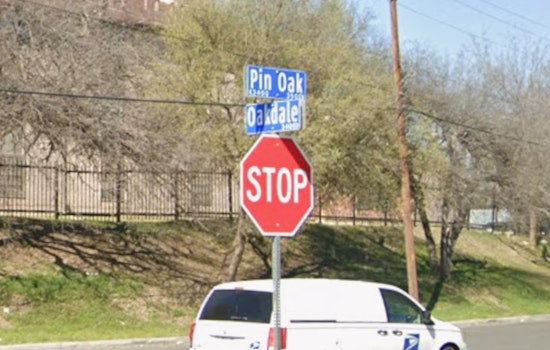 Gunmen Hit Pin Oak Block In Broad-Daylight Heist, Cops Hunt Four