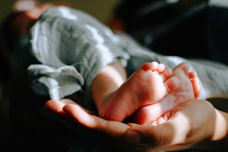 Hawaii Baby Bust: Births Drop Nearly 20 Percent As Costs Squeeze Families