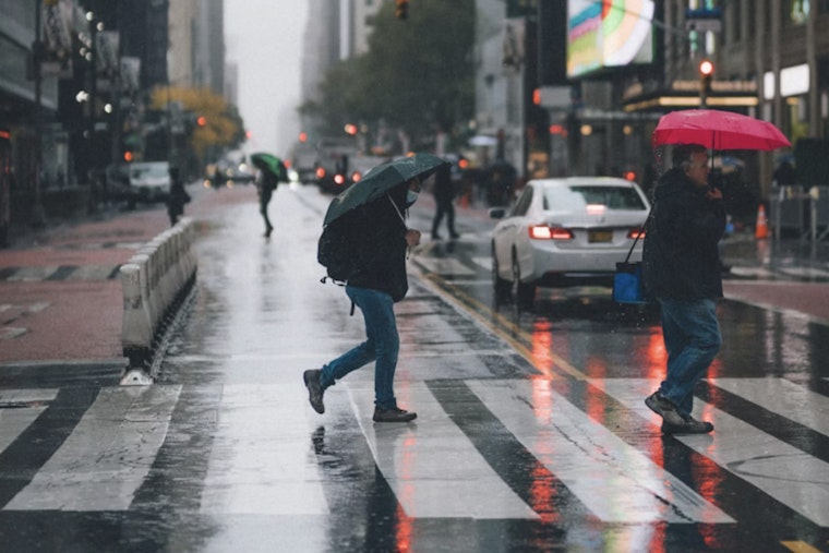 Hawaii Weather Advisories Issued for Mariners and Aviators Amid Forecasted Shower Increase and Wind Shift
