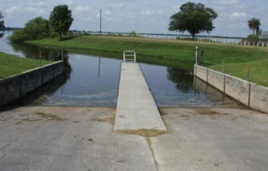 Health Warning Issued for Toxic Algae in Lake Marian, Osceola County Urges Public Caution