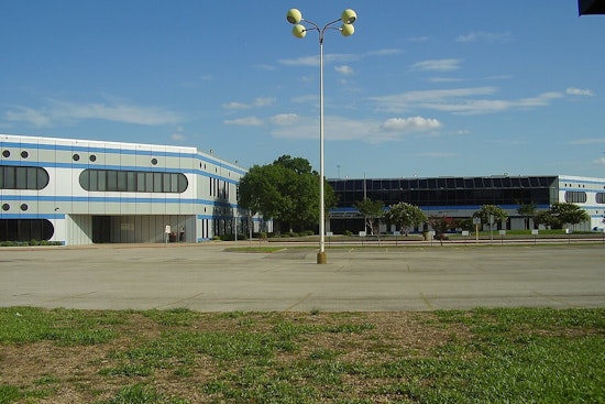 Heights Parents Erupt As HISD Moves To Strip Magnet Classes From Campus