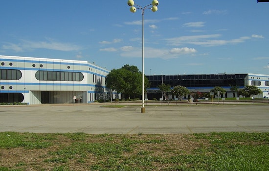 Heights Parents Erupt As HISD Moves To Strip Magnet Classes From Campus