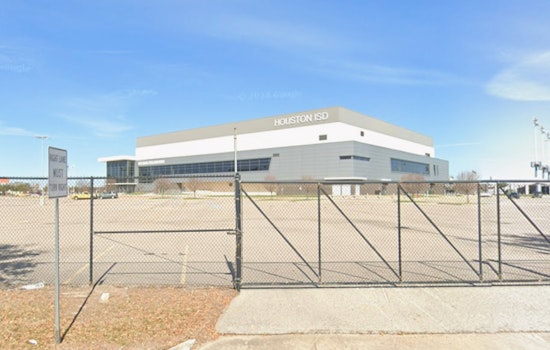 HISD Bigwigs Snag $30K Bonuses While District Cries Poor