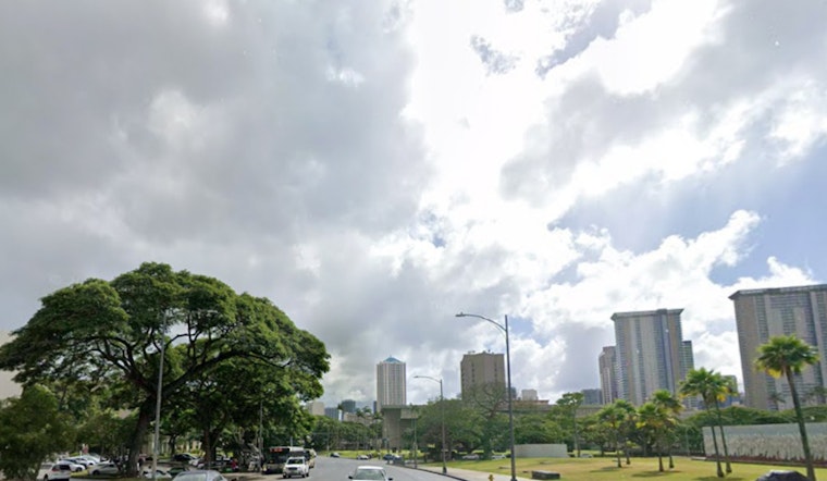Honolulu Anticipates Weather Shift with Light Showers, Surfers Eye Rising Swell