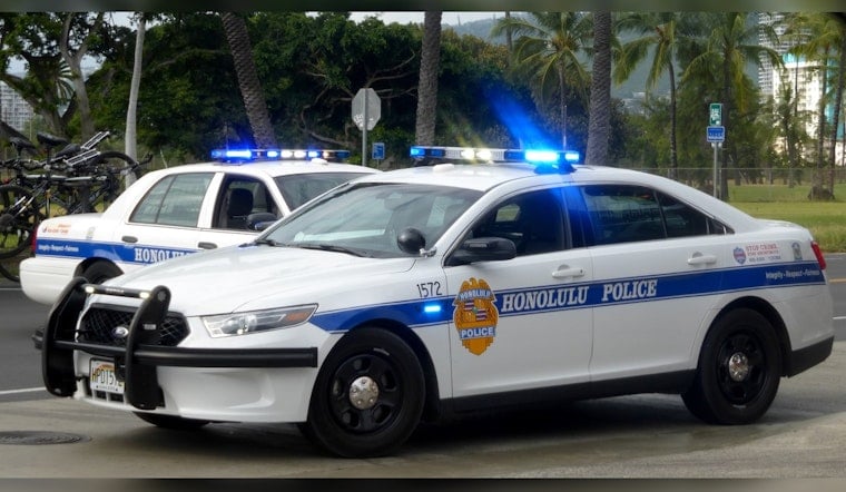 Honolulu Police Probe Armed Robbery on Keʻeaumoku Street and Hālawa Shooting, Suspect at Large