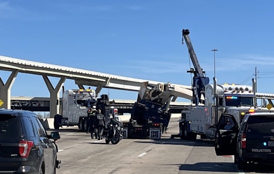 Houston Avenue Bridge Hit by Oversized Truck, Causing Delays on I-10 Eastbound