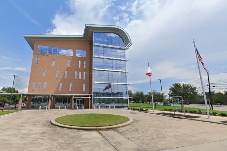 Houston Battles Ice and Freezing Temperatures as Winter Storm Disrupts Roads and Power Preparedness