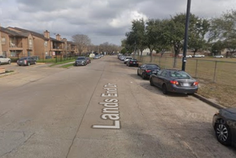 Houston Police Investigate Fatal Shooting at Lands End Drive Apartment, Public's Help Sought