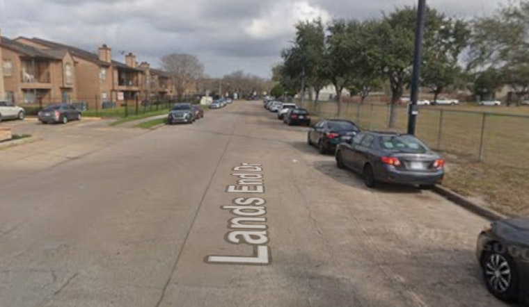Houston Police Investigate Fatal Shooting at Lands End Drive Apartment, Public's Help Sought