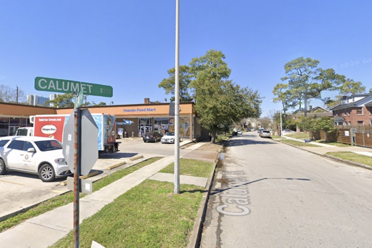 Houston Police Investigate Fatal Shooting on Calumet Street as Suspects Sought in Alleged Robbery Gone Wrong