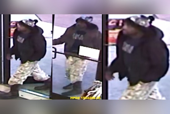 Houston Police Seek Public's Help to Identify Suspected Robber in North Freeway Department Store Incident