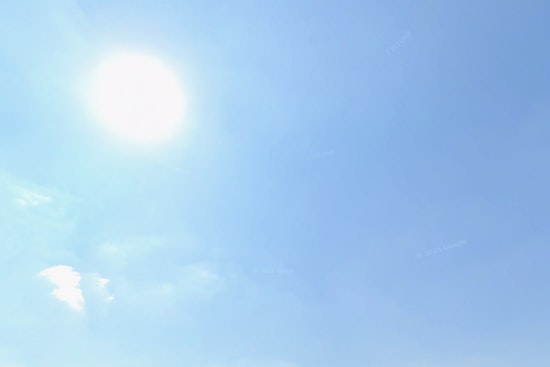 Houston to Savor Sunny Skies and Mild Temps, With Cooler Fronts on the Horizon