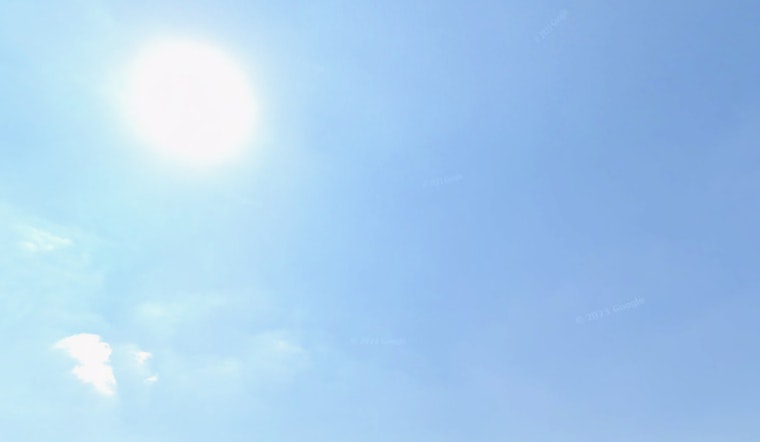 Houston to Savor Sunny Skies and Mild Temps, With Cooler Fronts on the Horizon