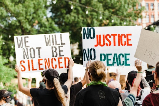 Houstonians Rally for Transparency and Justice in Wake of ICE Agent-Involved Shooting of Renee Good