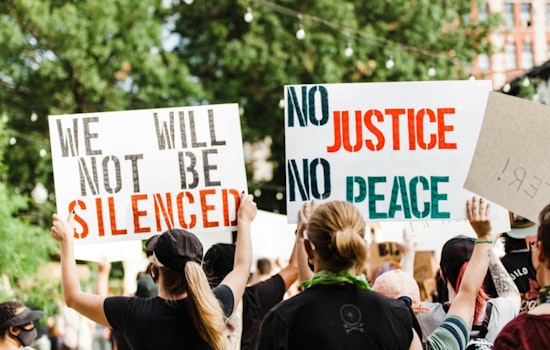 Houstonians Rally for Transparency and Justice in Wake of ICE Agent-Involved Shooting of Renee Good