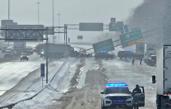 I-77 Southbound Lanes Closed in Copley Township, OH After Dump Truck Crash Causes Sign Collapse