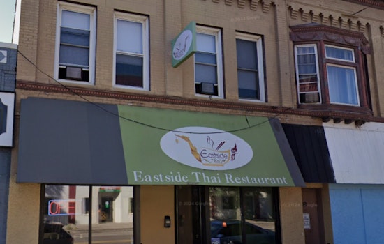 ICE Agent Enters St. Paul Thai With Gun Drawn