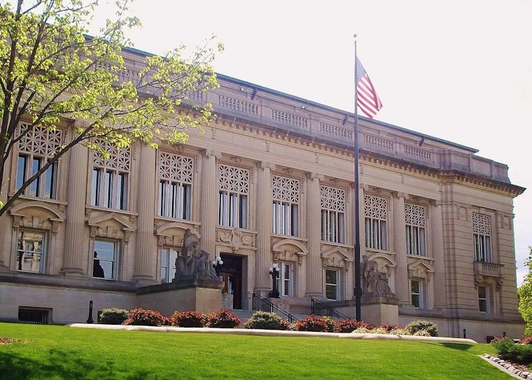 Illinois Supreme Court Hears Amazon Overtime Case