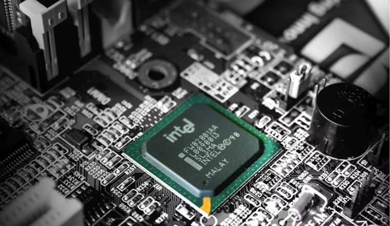 Intel Faces Setback as Shares Drop 12% Amid Supply Constraints and Lower Revenue Forecasts