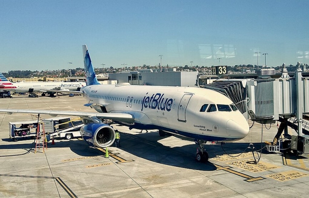 JetBlue and United Answer Super Bowl Fever with Extra Flights from New England to Bay Area