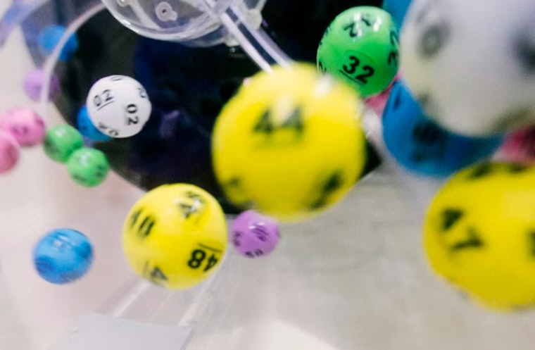 Justice Gas Station Shopper Snags $550,000 Lotto Jackpot