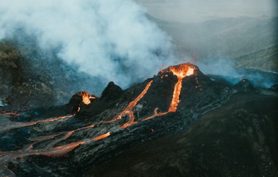 Kīlauea Volcano Ushers in 2026 with Stunning Eruption, USGS Reports Fountain Heights of 170 Feet