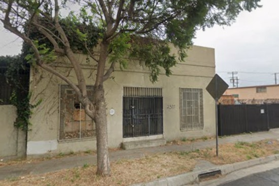LAFD Extinguishes Blaze in Abandoned Hyde Park Building; No Injuries Reported