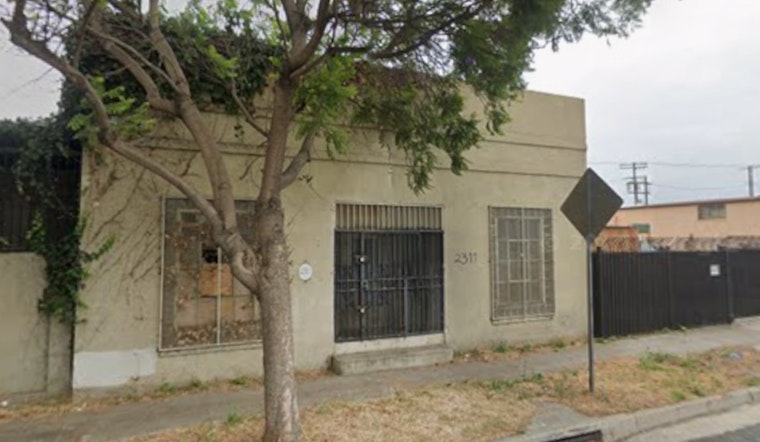 LAFD Extinguishes Blaze in Abandoned Hyde Park Building; No Injuries Reported