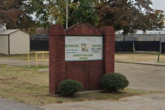 Lake Providence Manhunt After Six Inmates Escape River Bend Jail