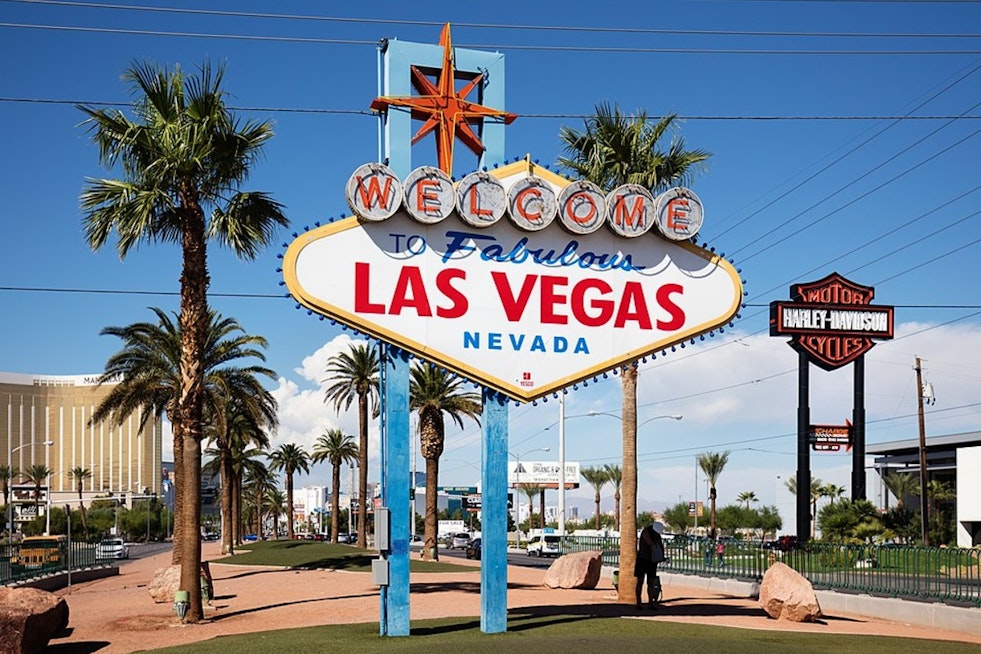 Las Vegas Iconic "Welcome" Sign Dons Blue and White in Solemn Tribute to Holocaust Remembrance Day