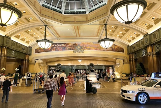 Las Vegas Visitor Numbers Dip Despite Major Events, Casinos See Mixed Financial Outcomes