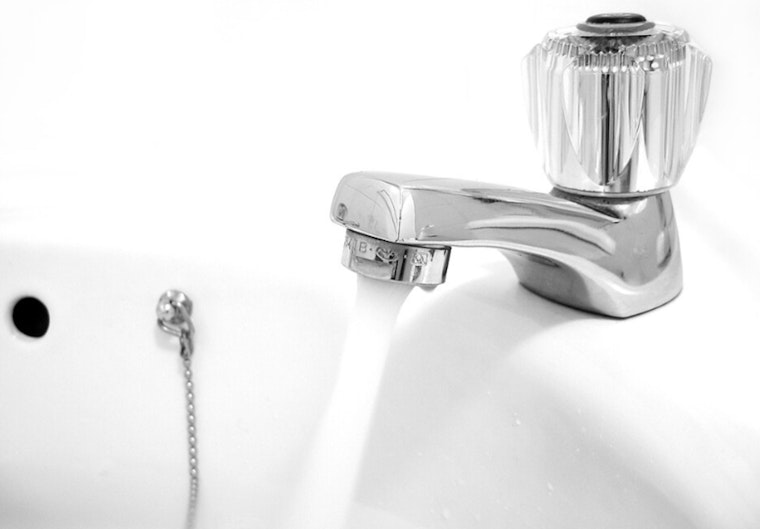 Limited Tap Testing Puts Chicago Under Scrutiny After Elgin Lead Scare