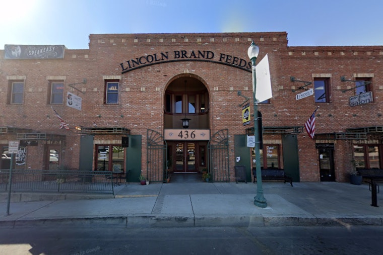 Lincoln's Brand Feeds Block Scores 28-Tap Trax Takeover