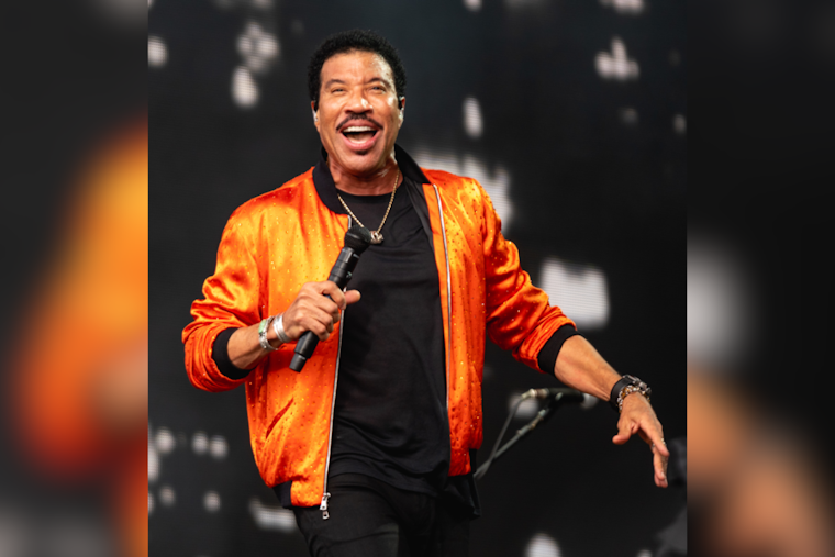 Lionel Richie and Earth, Wind & Fire Set to Light Up Pittsburgh with "Sing a Song All Night Long" Tour at PPG Paints Arena