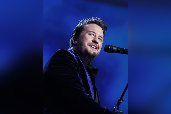 Luke Bryan to Ignite BankPlus Amphitheater in Southaven with "Word on the Street Tour"