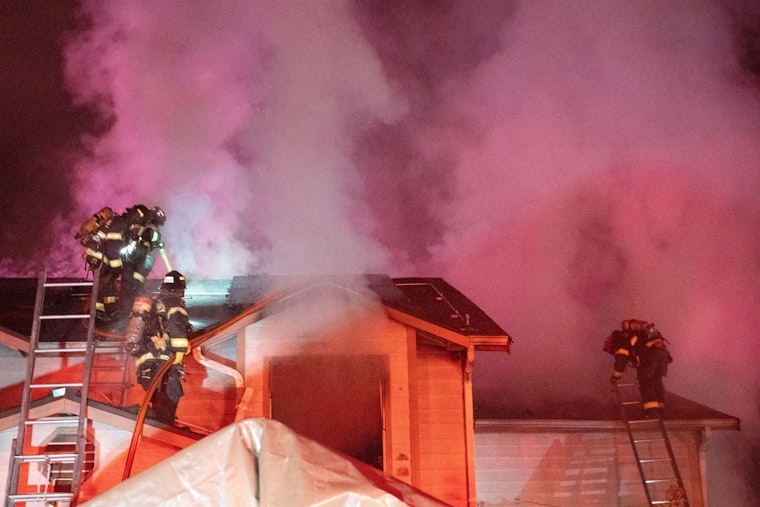 Lynnwood Community Mourns After Man Dies in Duplex Fire, Four Displaced and Firefighter Injured